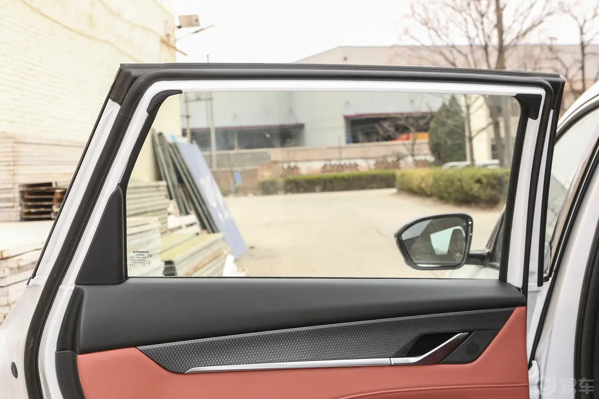 长安CS75PLUS第三代 冠军版 2.0T 智驾劲擎型后排侧窗遮阳帘