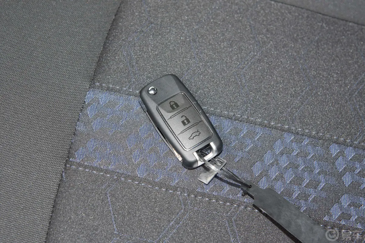 菱智M5 EV客运版 460km 标准型 7座钥匙正面