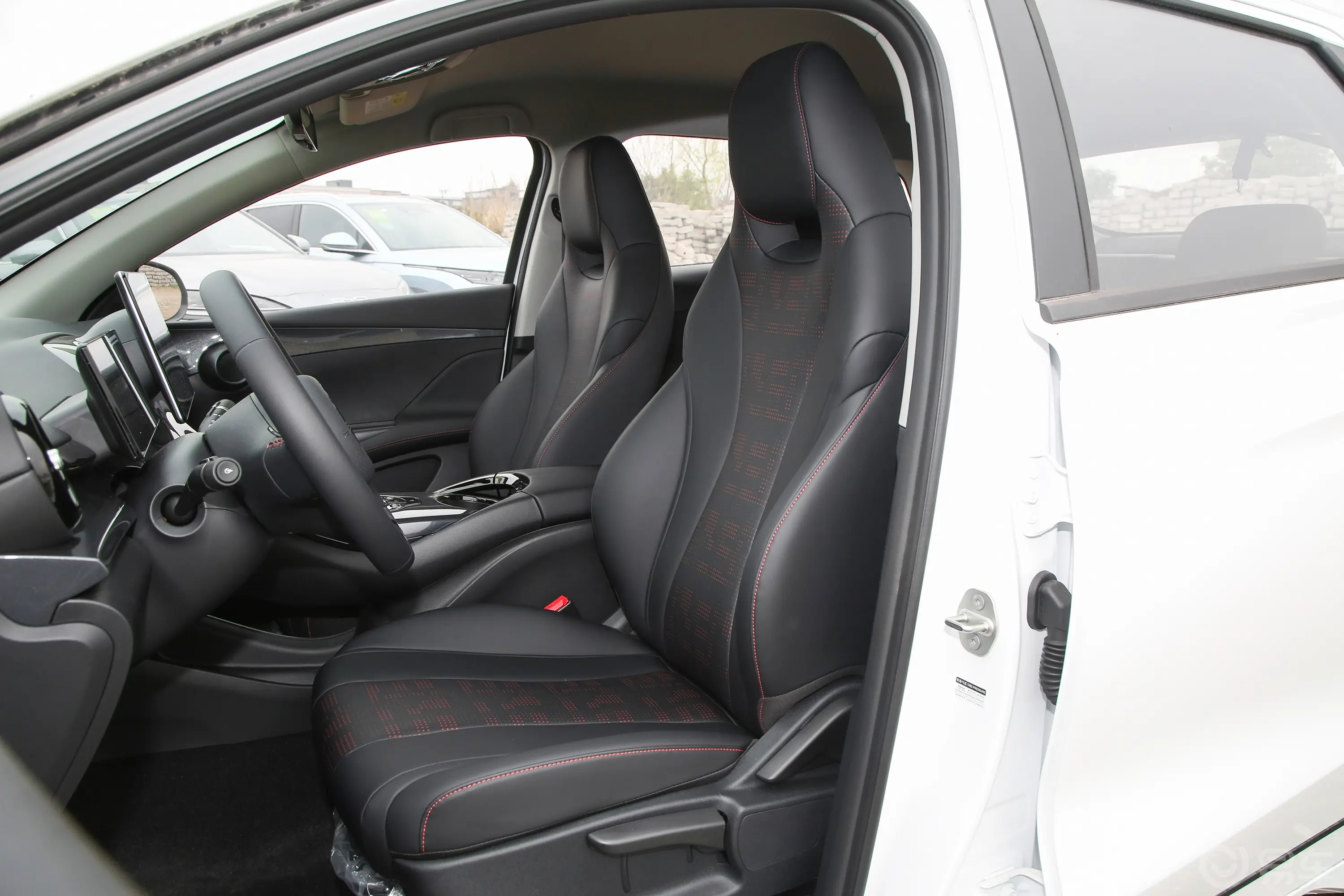 比亚迪e2荣耀版 405km 豪华型驾驶员座椅