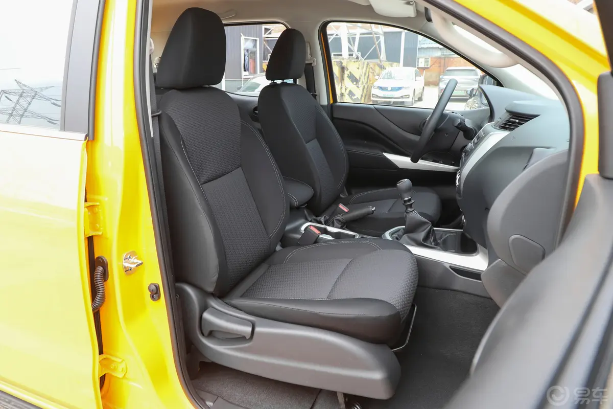 纳瓦拉改款 2.5L 手动四驱舒适型副驾驶座椅