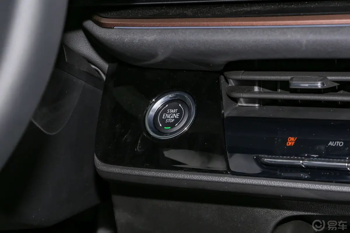 昂科威昂科威S 28T 两驱炫黑尊尚版钥匙孔或一键启动按键