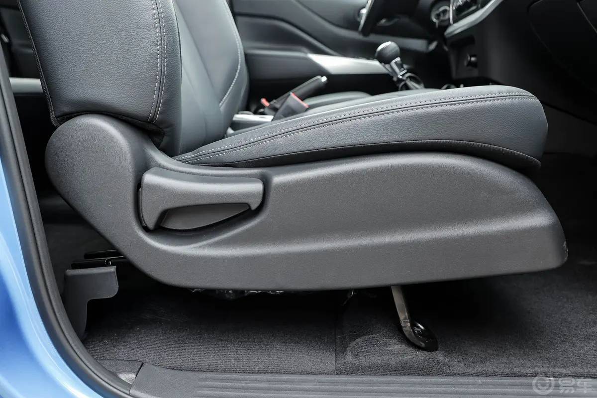 锐骐62.4L 手动两驱标准型 汽油副驾座椅调节