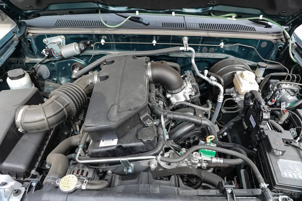 锐骐2.4L 两驱基型车创业版 汽油发动机特写