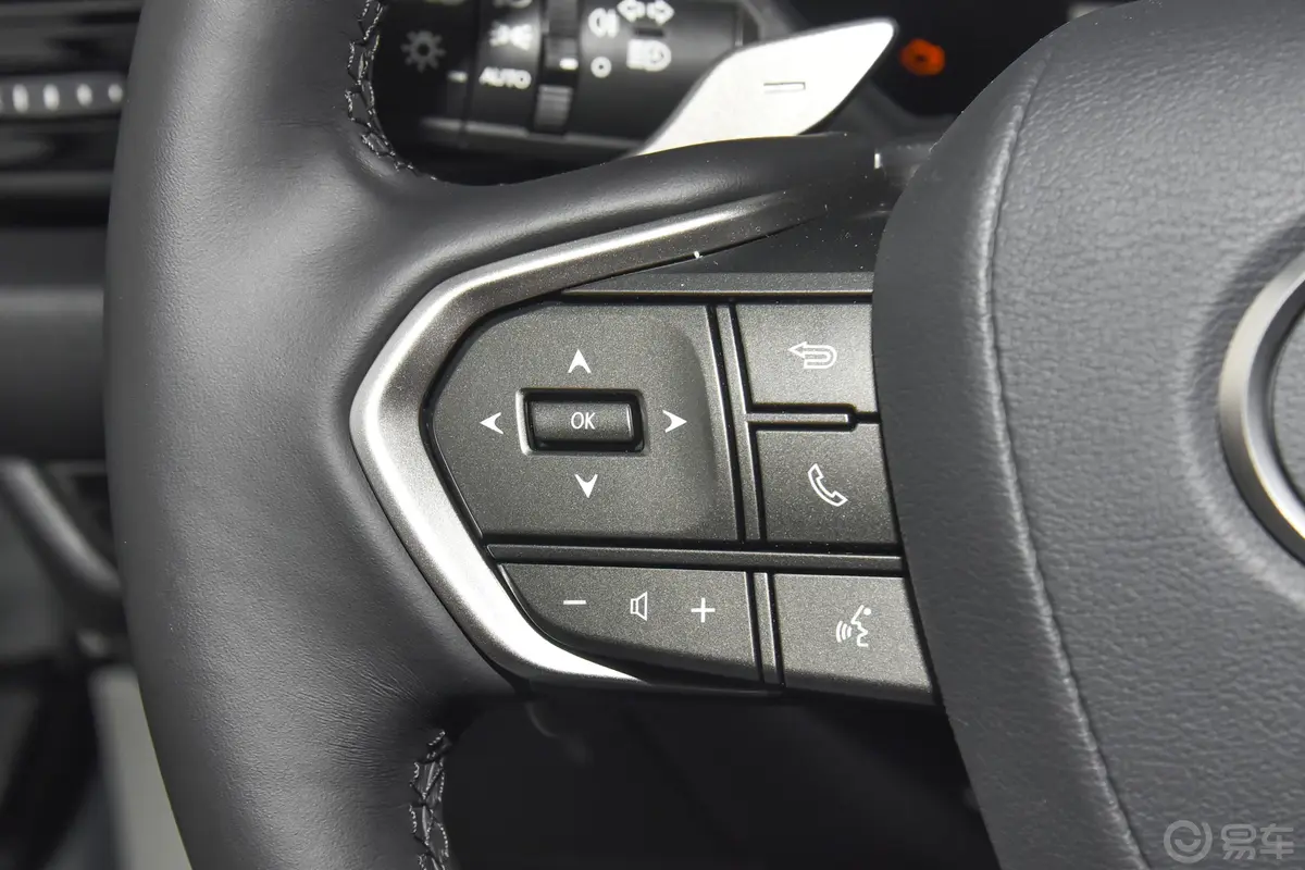 雷克萨斯NX350h 两驱创驰版左侧方向盘功能按键