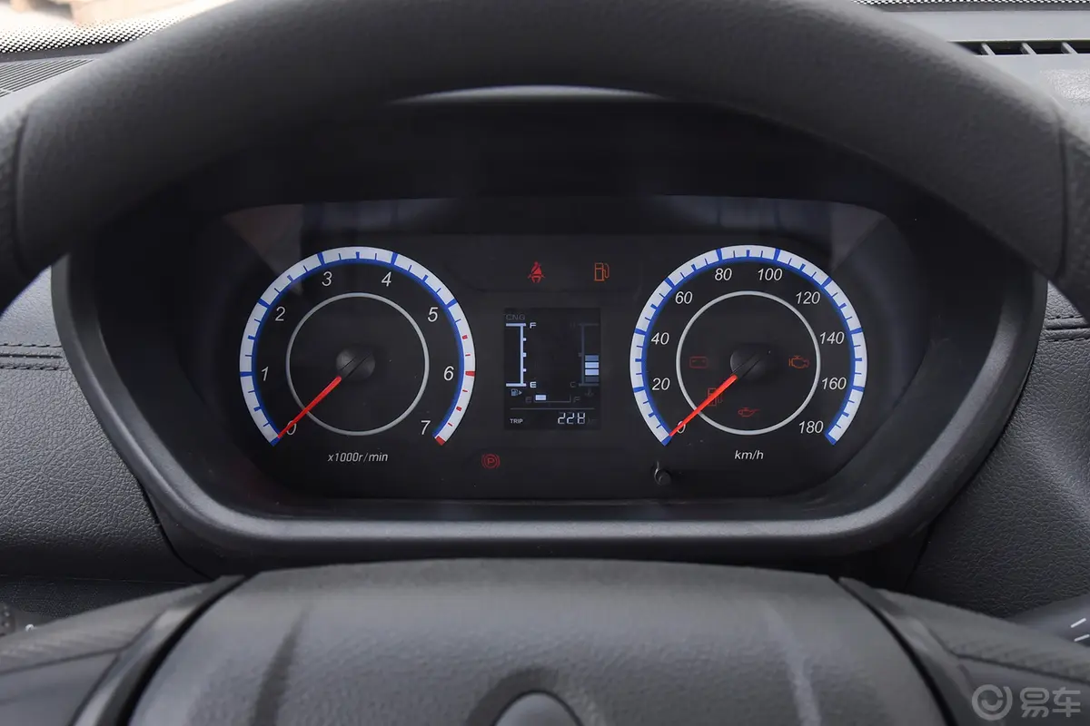 长安星卡PLUS1.6L 栏板车单排舒适型空调版 CNG仪表盘