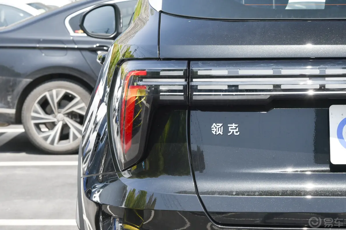 领克012.0T 两驱全球版外观灯组