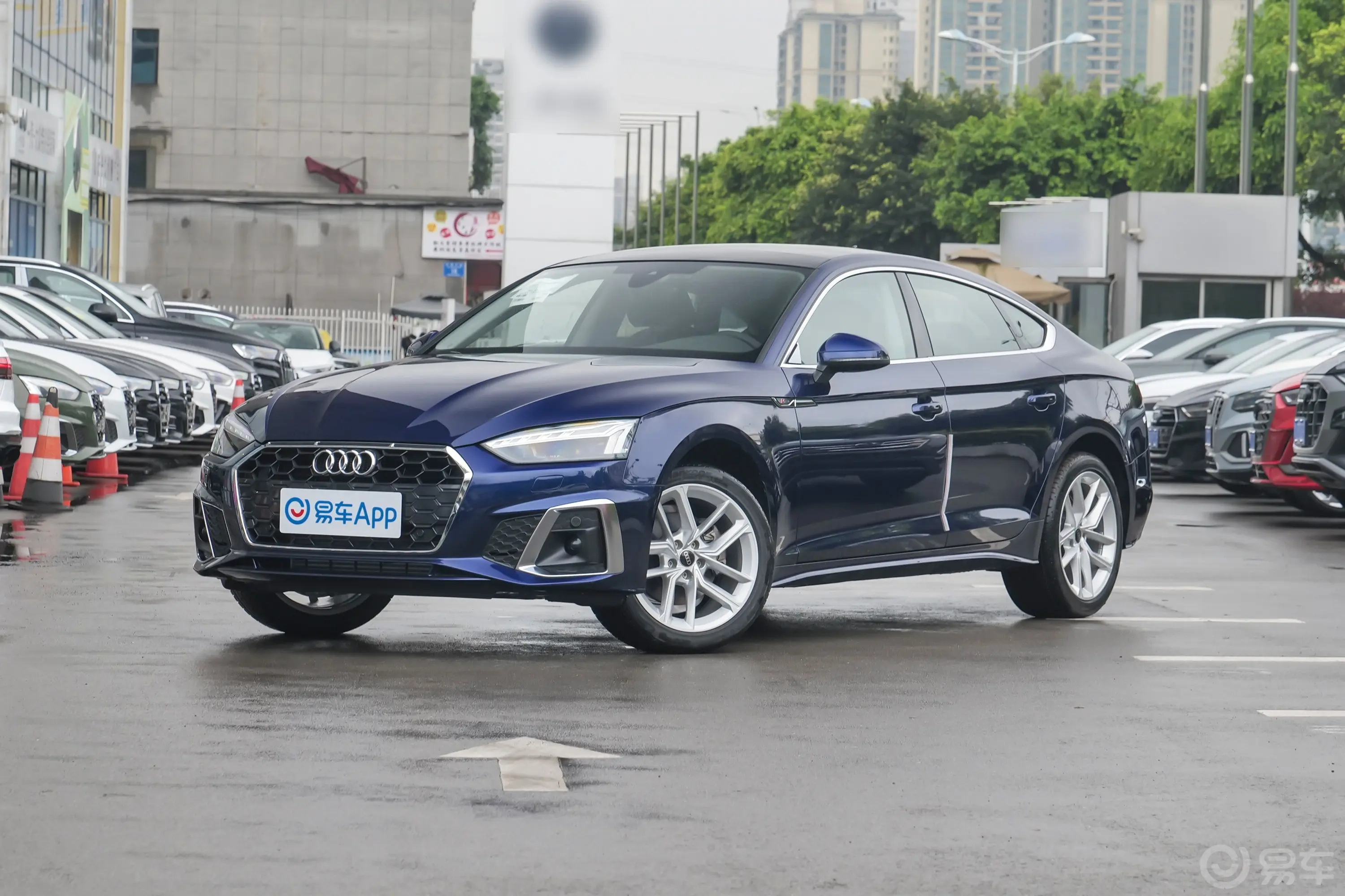 奥迪A5Sportback 40 TFSI 时尚动感型侧前45度车头向左水平