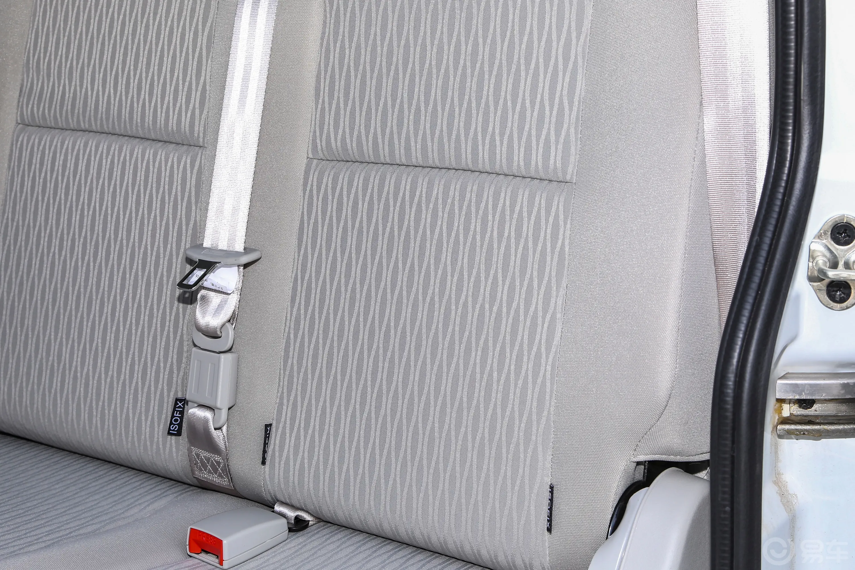 金杯新海狮X30L1.5L 客车财富空调版 7座后排空间