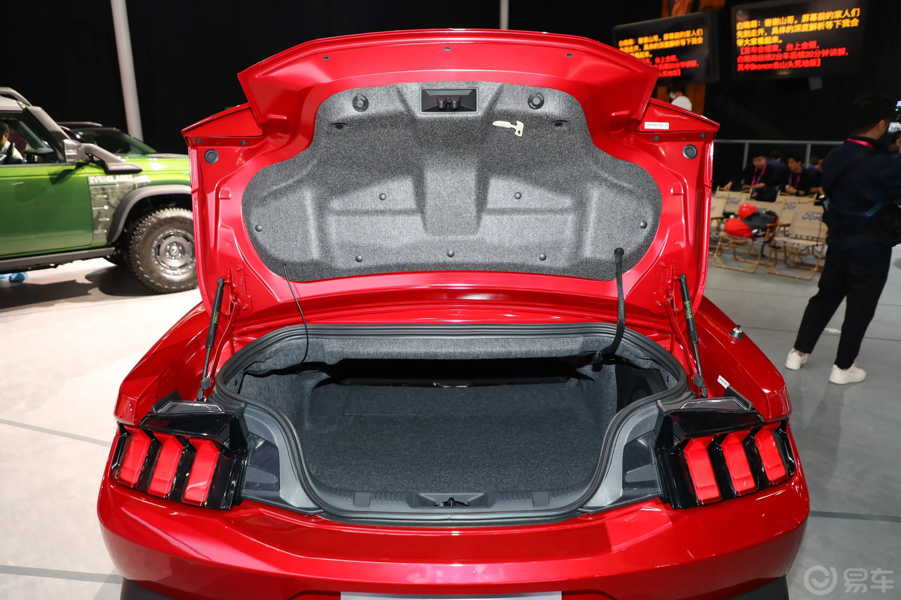 Mustang2.3T 敞篷运动版空间