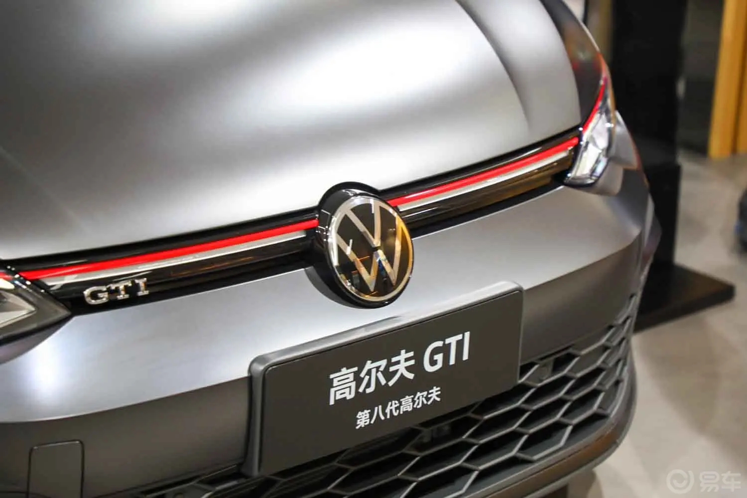 高尔夫380TSI GTI外观