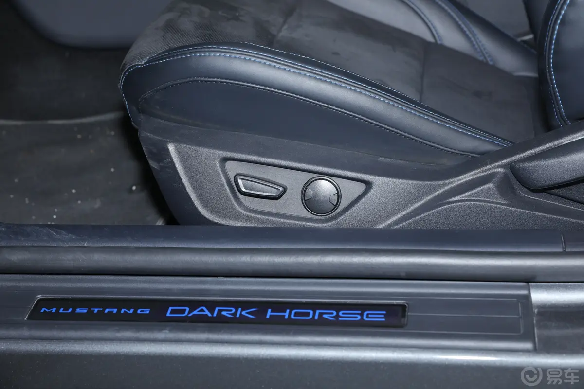 Mustang5.0L V8 Dark Horse主驾座椅调节