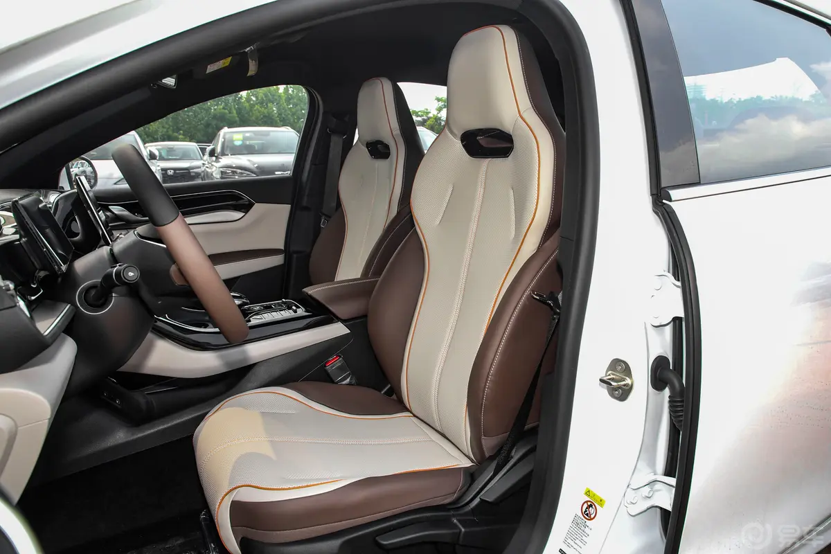 秦PLUS新能源EV 荣耀版 510km 领先型驾驶员座椅