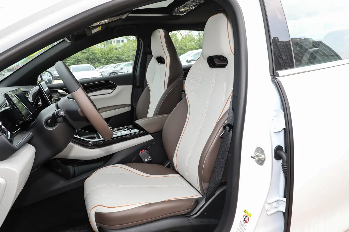 秦PLUS新能源EV 荣耀版 420km 超越型驾驶员座椅