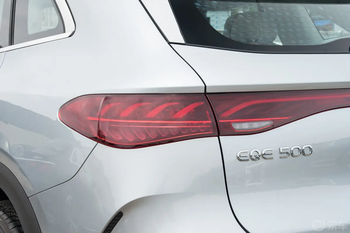 奔驰EQE SUV500 4MATIC 豪华版外观灯组