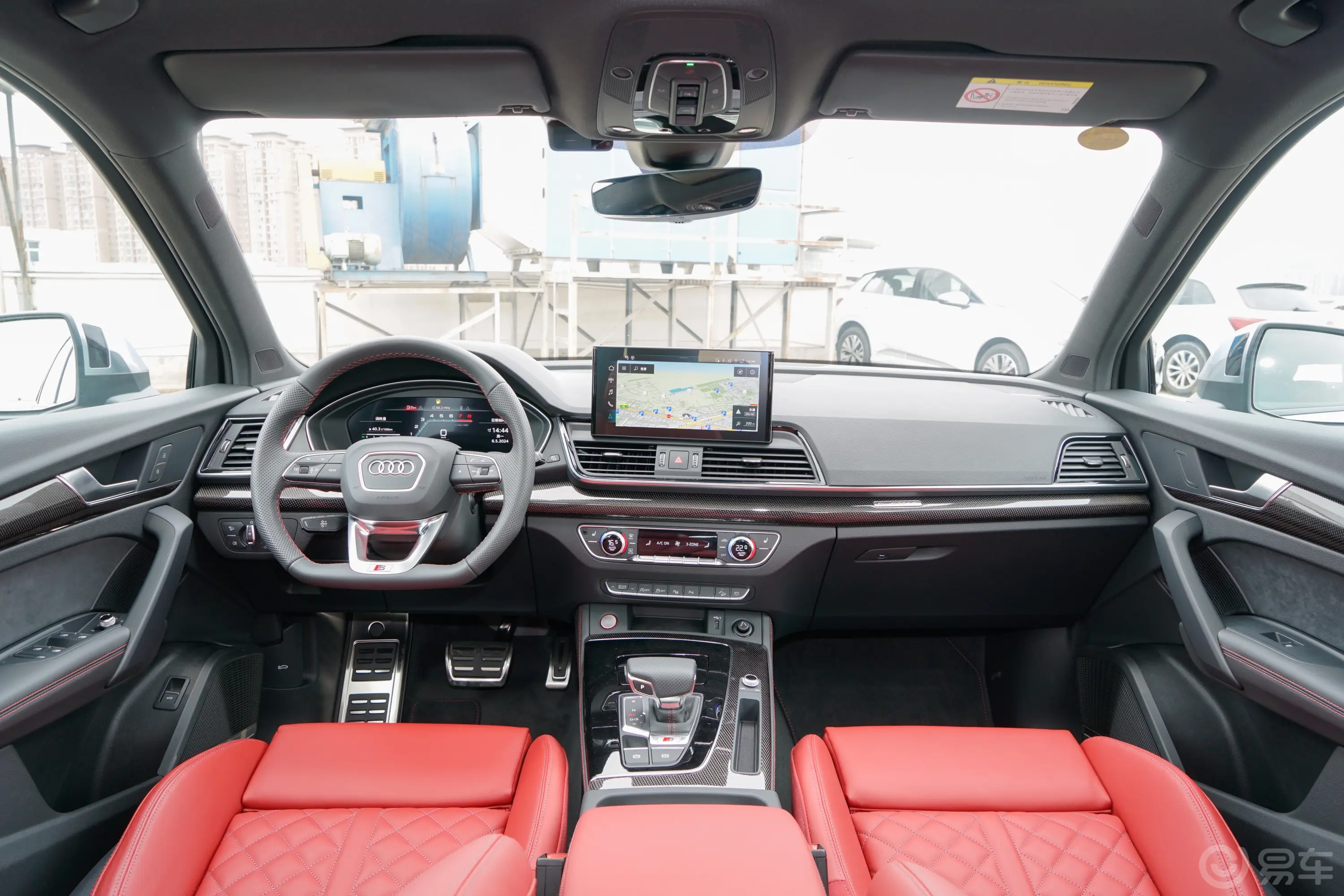 奥迪SQ53.0T quattro内饰全景正拍