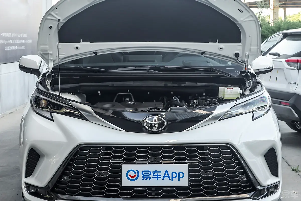 格瑞维亚双擎 2.5L 两驱尊贵PLUS版前舱整体