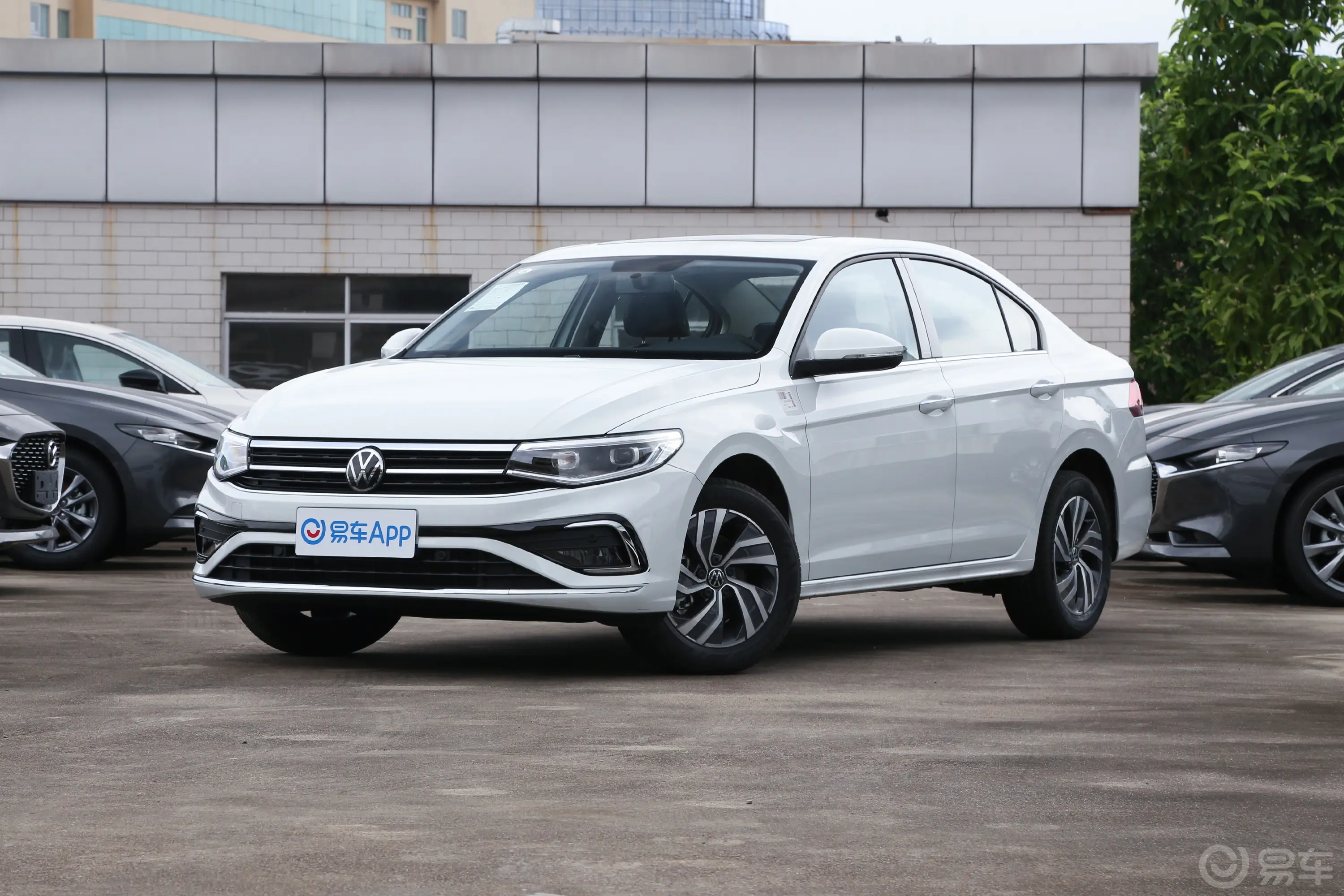 宝来280TSI 双离合舒行版侧前45度车头向左水平