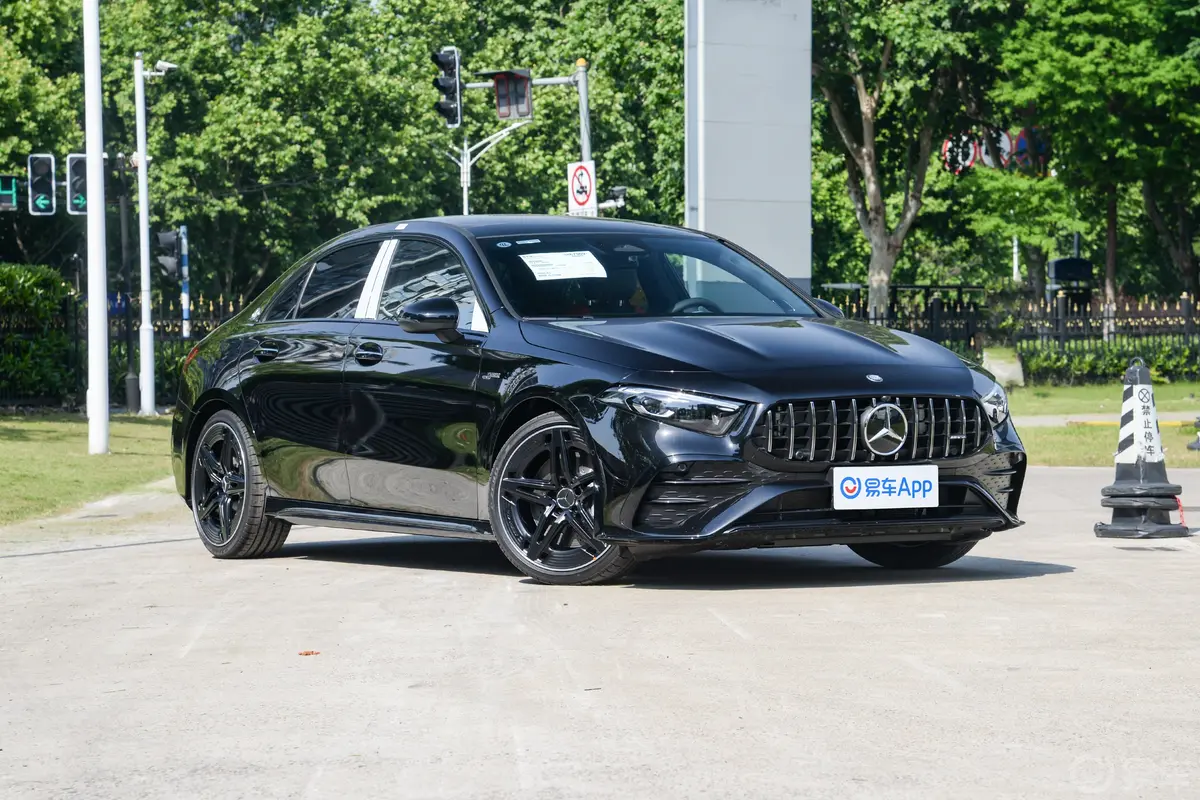 奔驰A级 AMG改款 AMG A 35 L 4MATIC