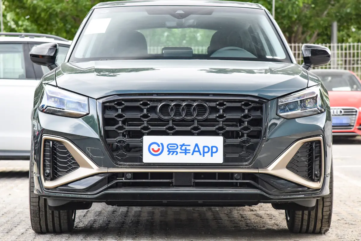 奥迪Q2L35 TFSI RS套件燃速型外观细节