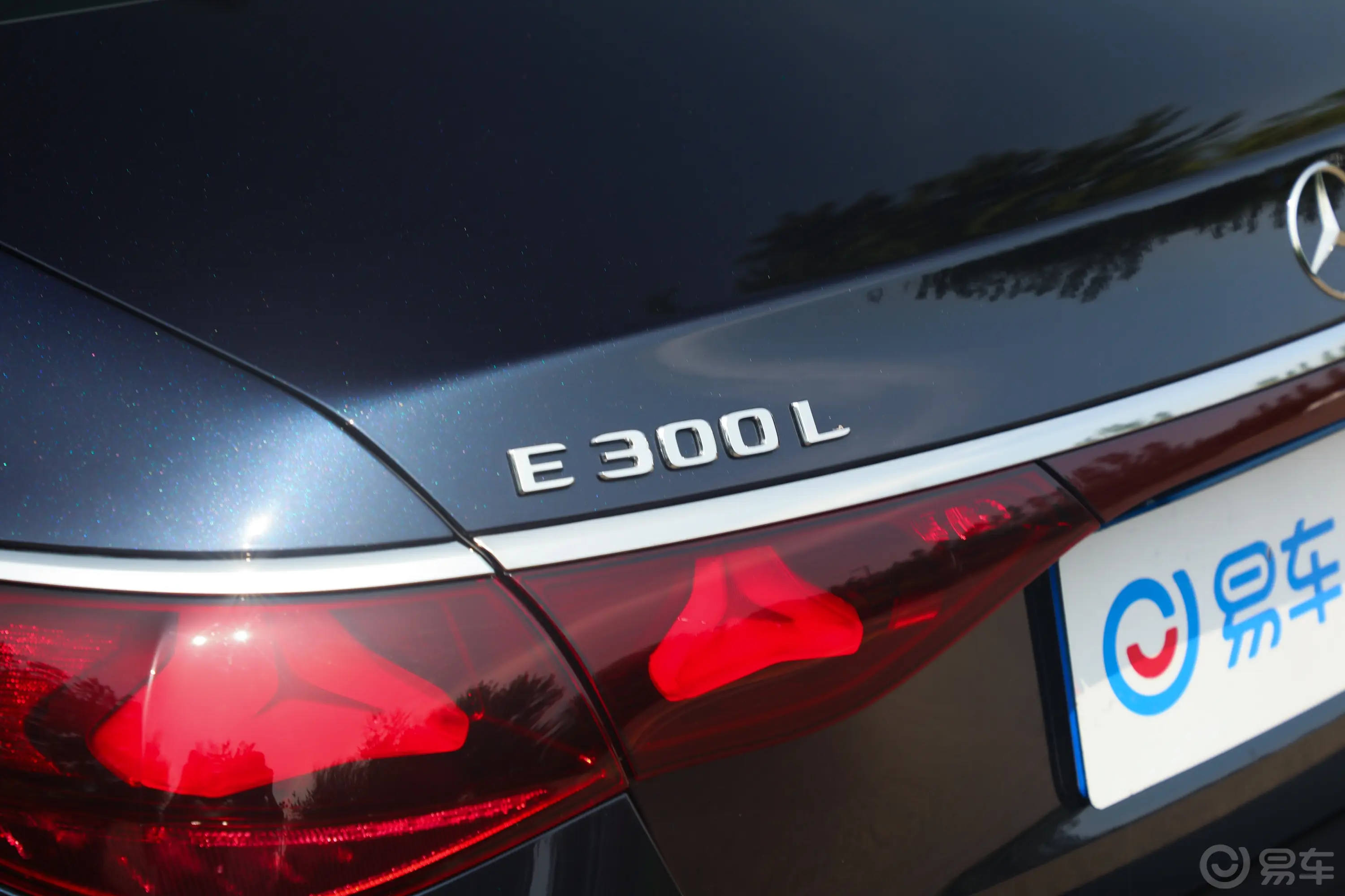 奔驰E级E 300 L 运动尊贵型外观细节