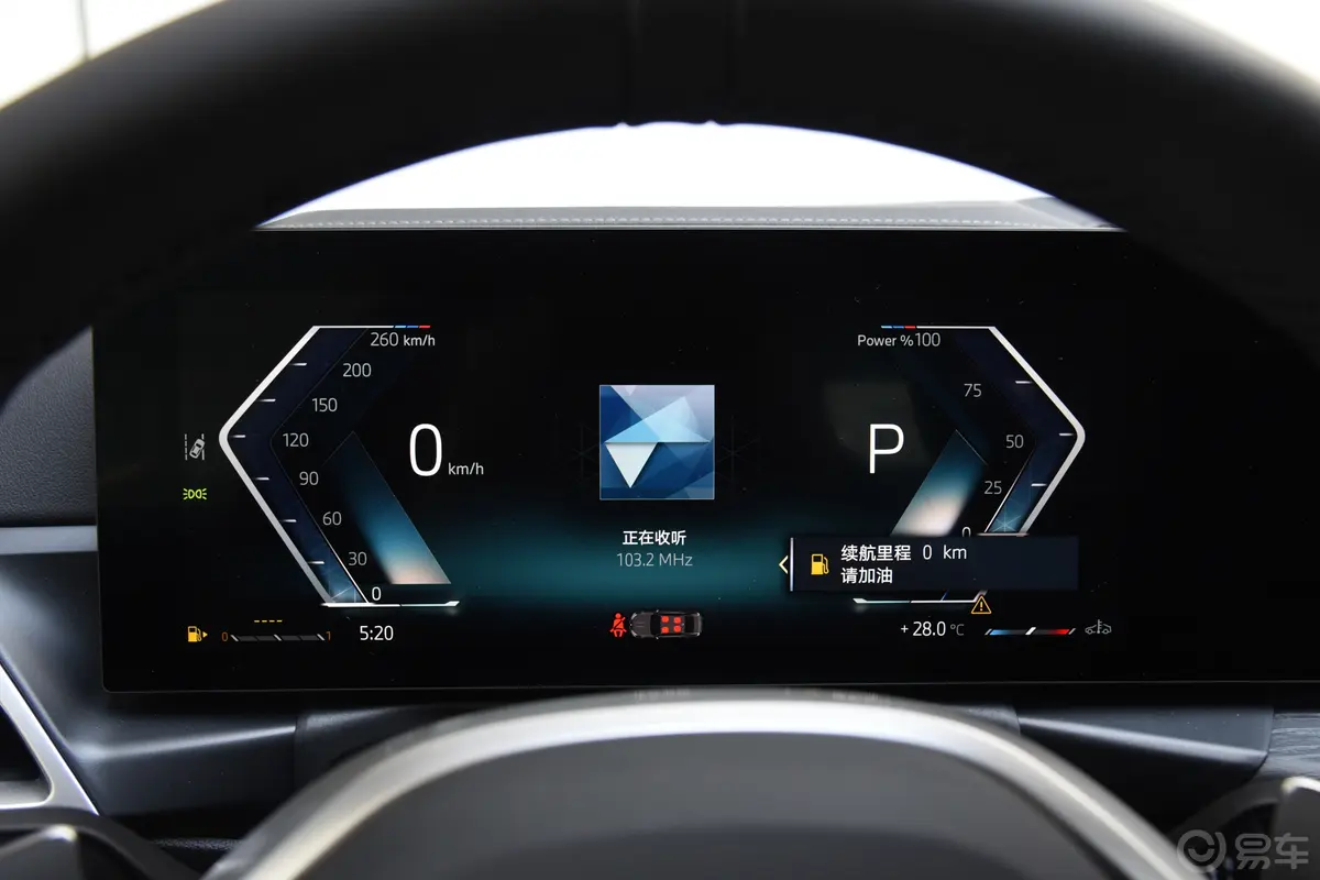 宝马4系敞篷轿跑车 425i M运动套装主驾驶位