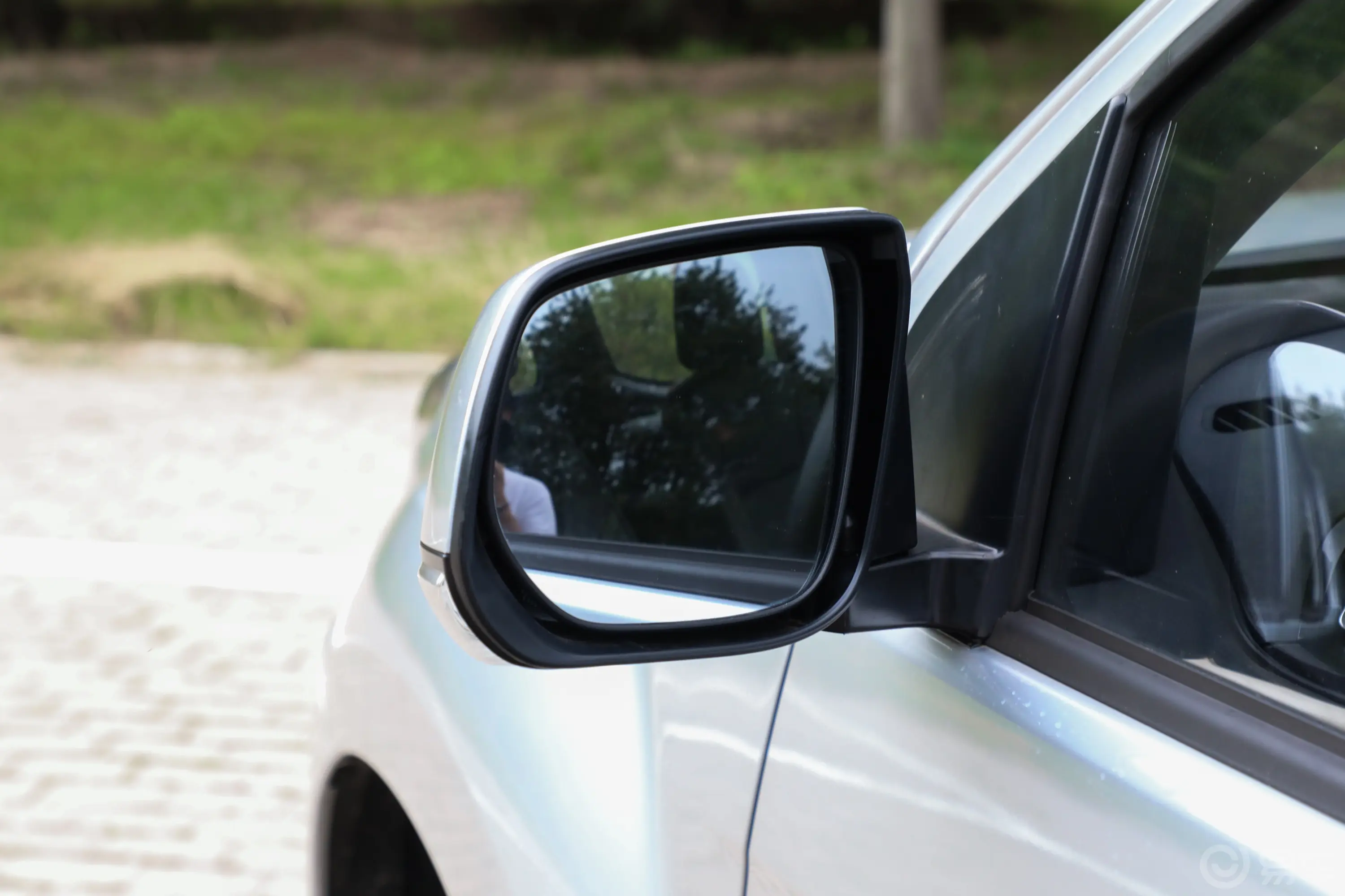瑞迈2.8T 四驱标轴舒适型 柴油后视镜镜面