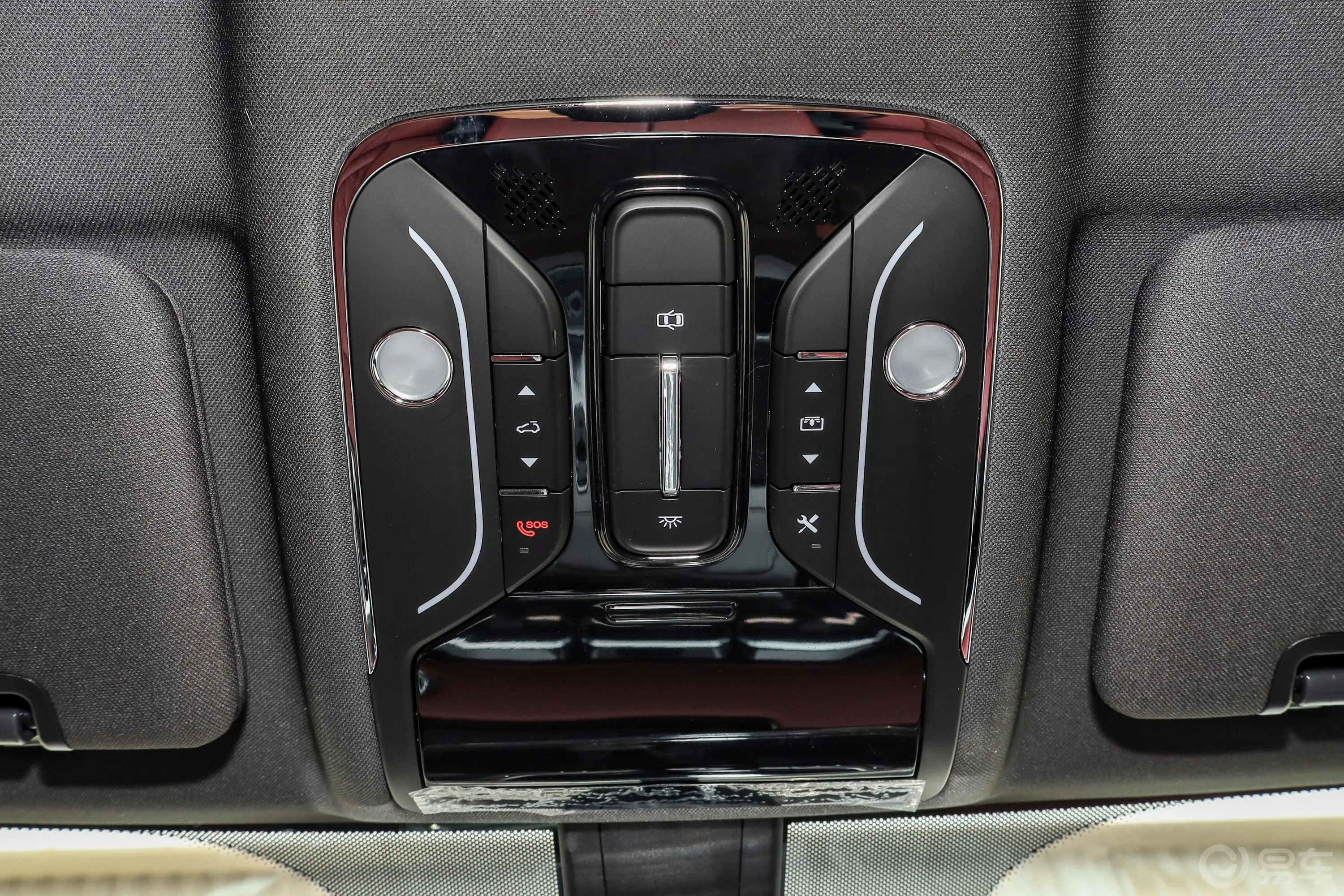 捷途X70 PLUS冠军版 1.6T 双离合冠军ULTRA版 7座中控