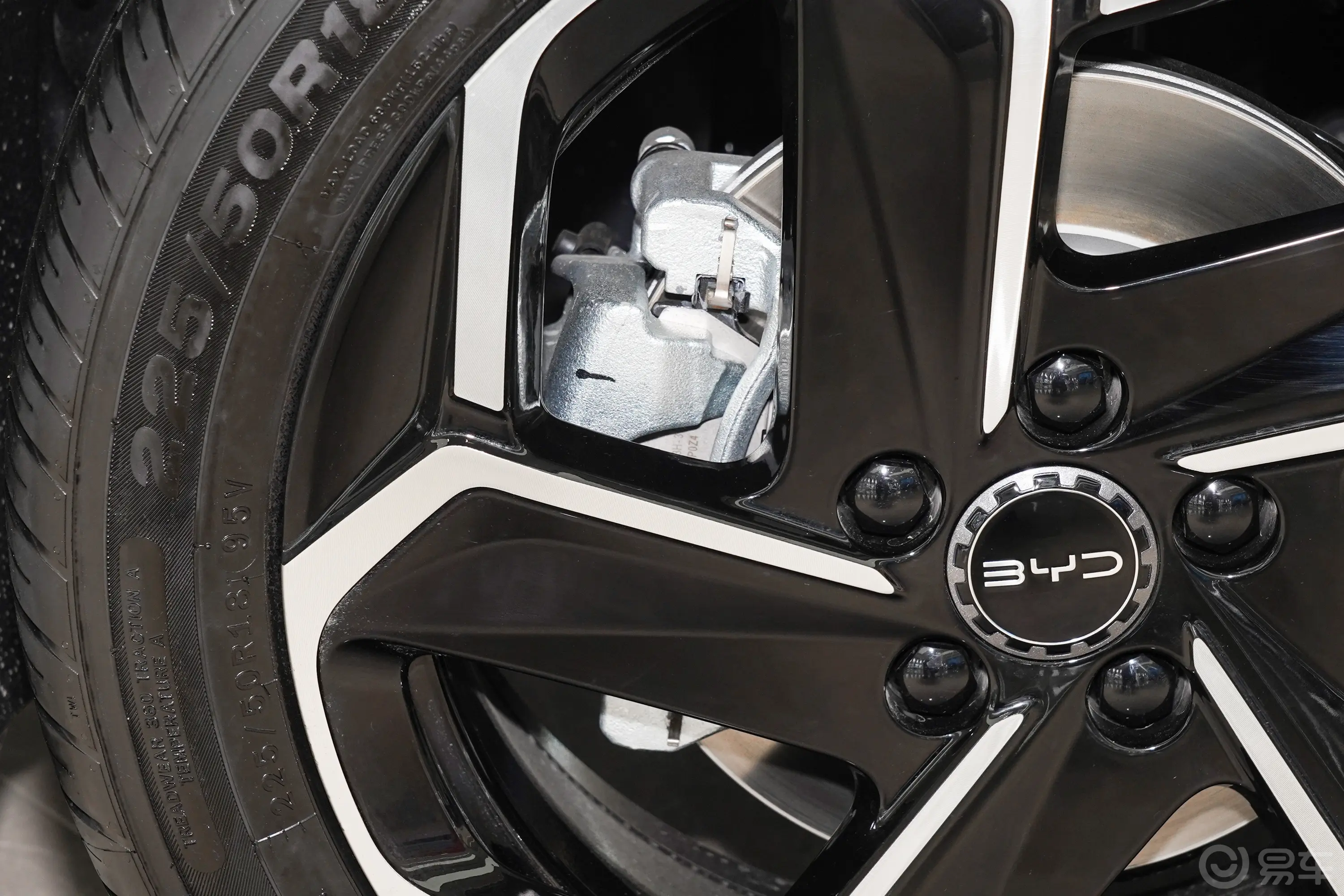 海豹06DM-i 1.5L 120km 旗舰型动力底盘