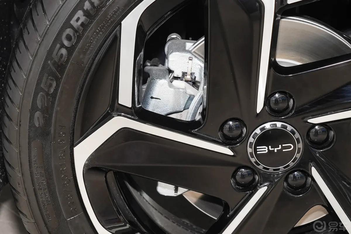 海豹06DM-i 1.5L 120km 旗舰型动力底盘