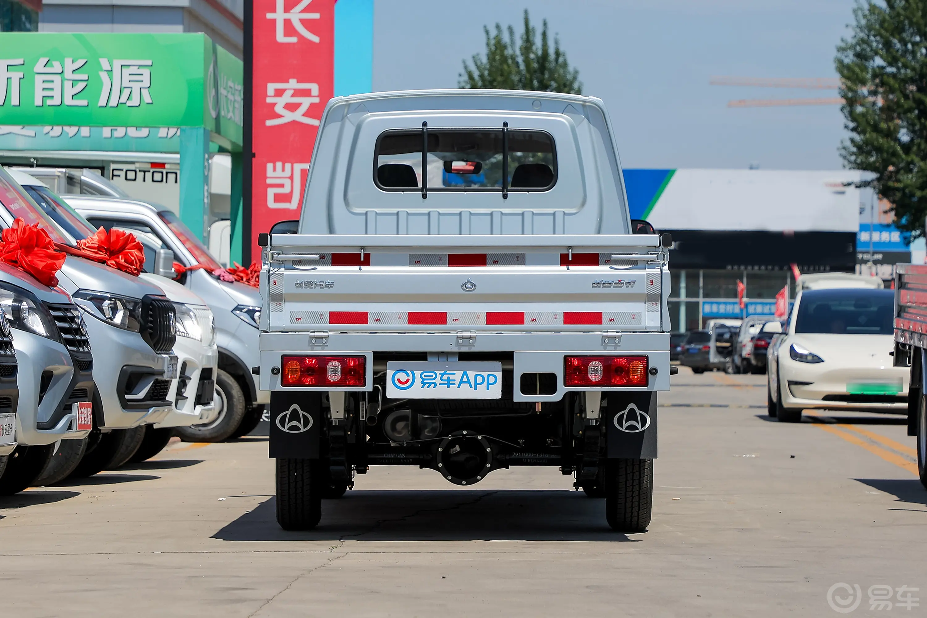 长安星卡1.5L 双排2.26米载货汽车舒适型无空调正后水平