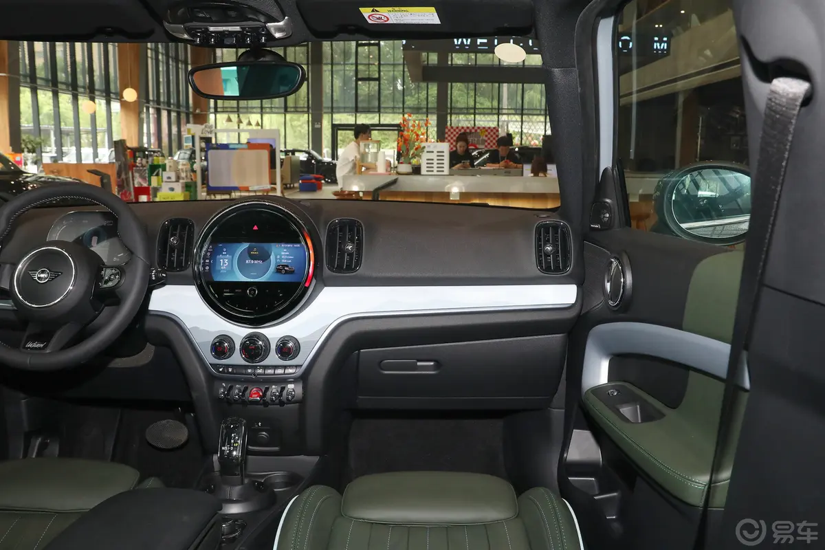 MINI COUNTRYMAN改款 1.5T COOPER ALL4 不羁特别版副驾驶位区域