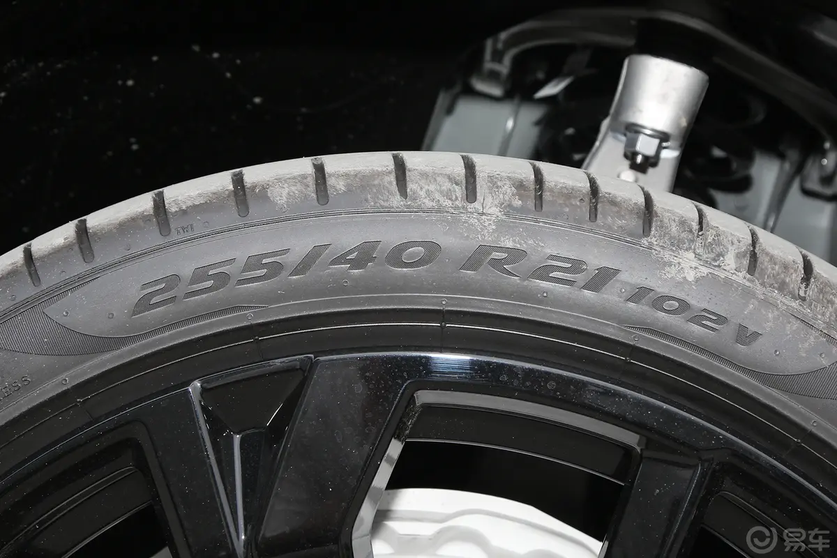 沃尔沃XC60 插电混动2.0T 64km 长续航智远极夜黑版动力底盘