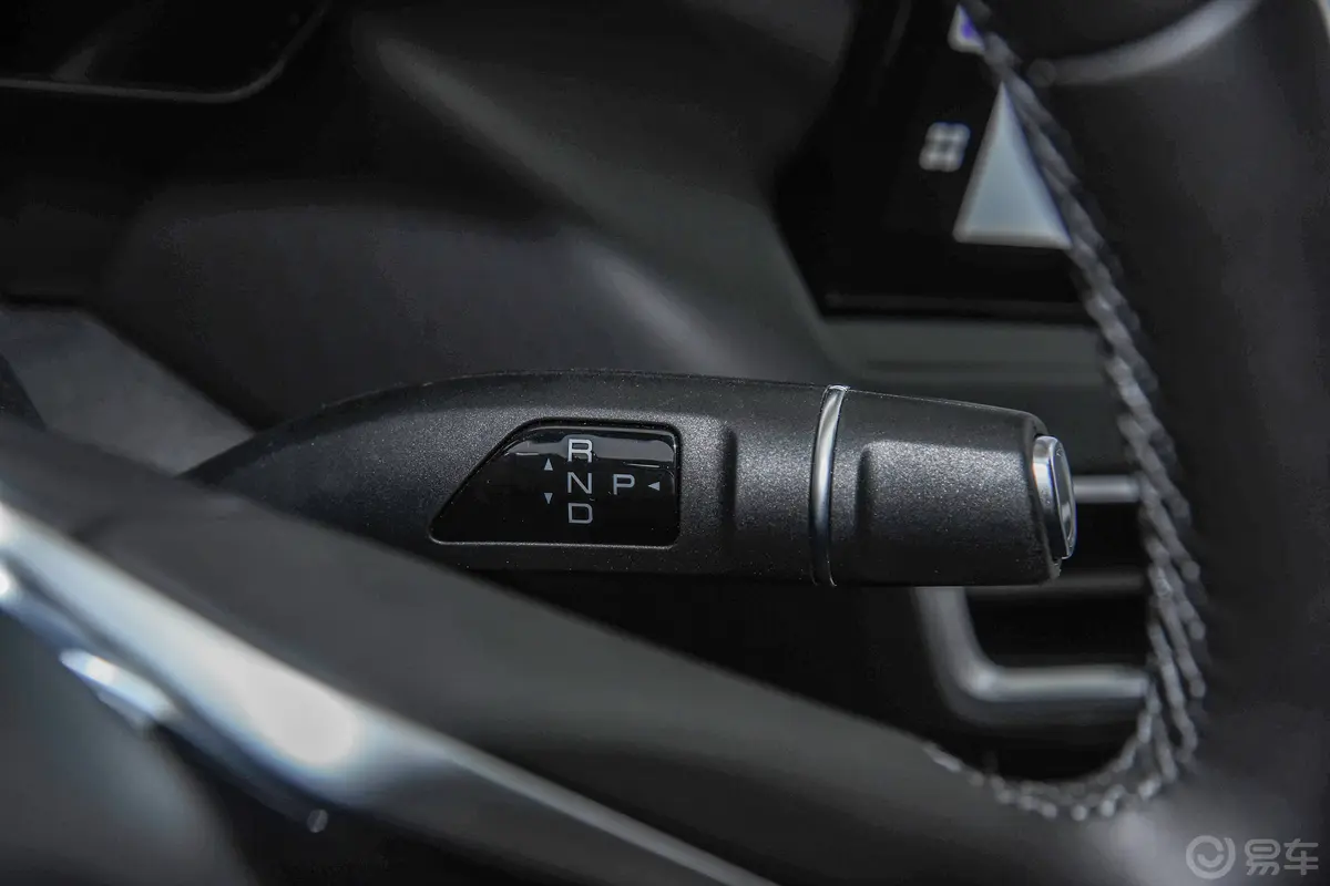 摩卡PHEV1.5T 215km 两驱长续航版换挡装置