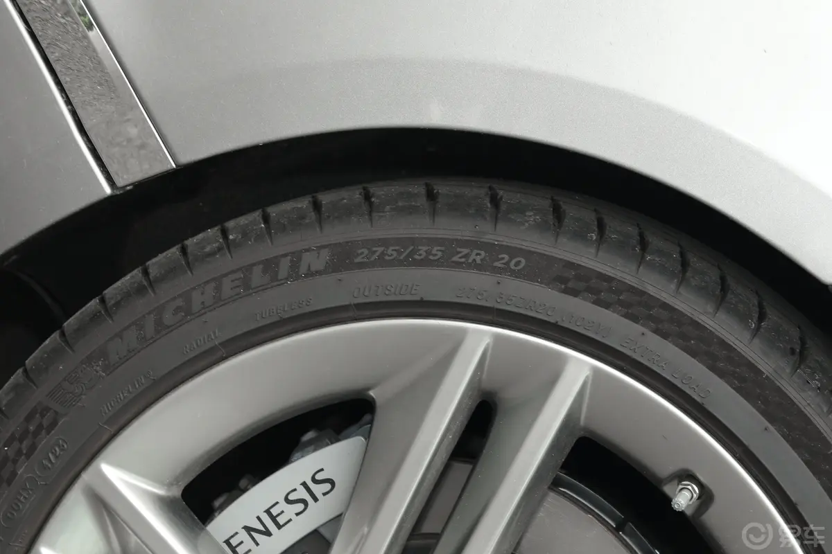 捷尼赛思G802.5T 四驱顶配版动力底盘