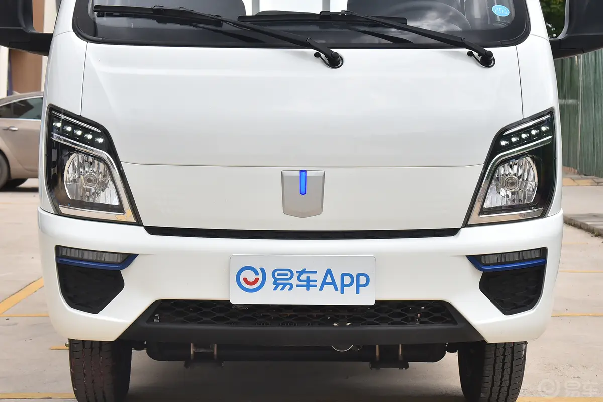 远程锋锐V5M1.8L 栏板车双排标轴舒适型外观细节