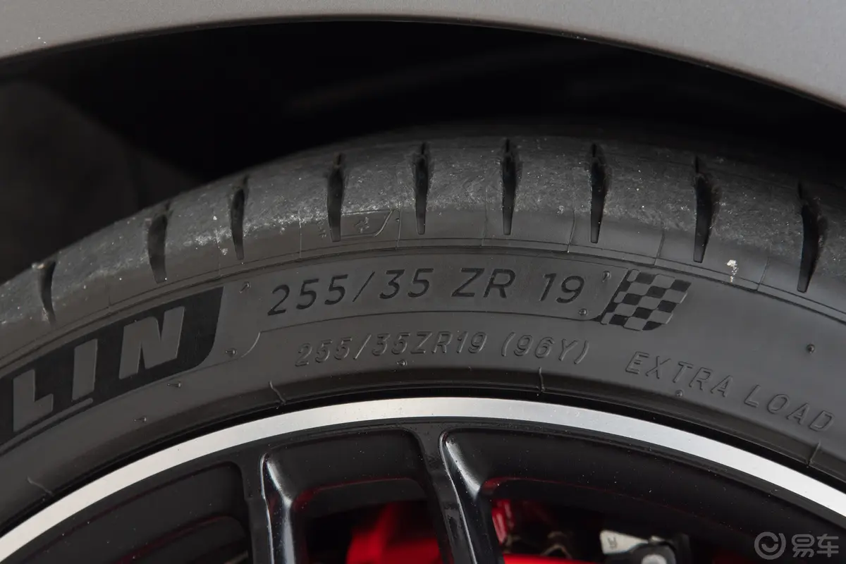 奔驰CLA AMG改款 AMG CLA 45 S 4MATIC+前轮胎尺寸