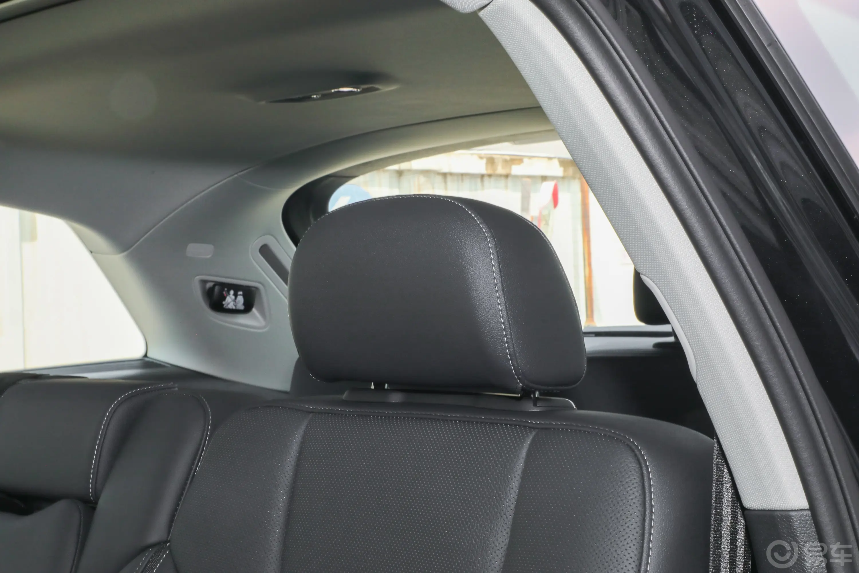 奥迪Q745 TFSI quattro S line运动型 7座后排空间