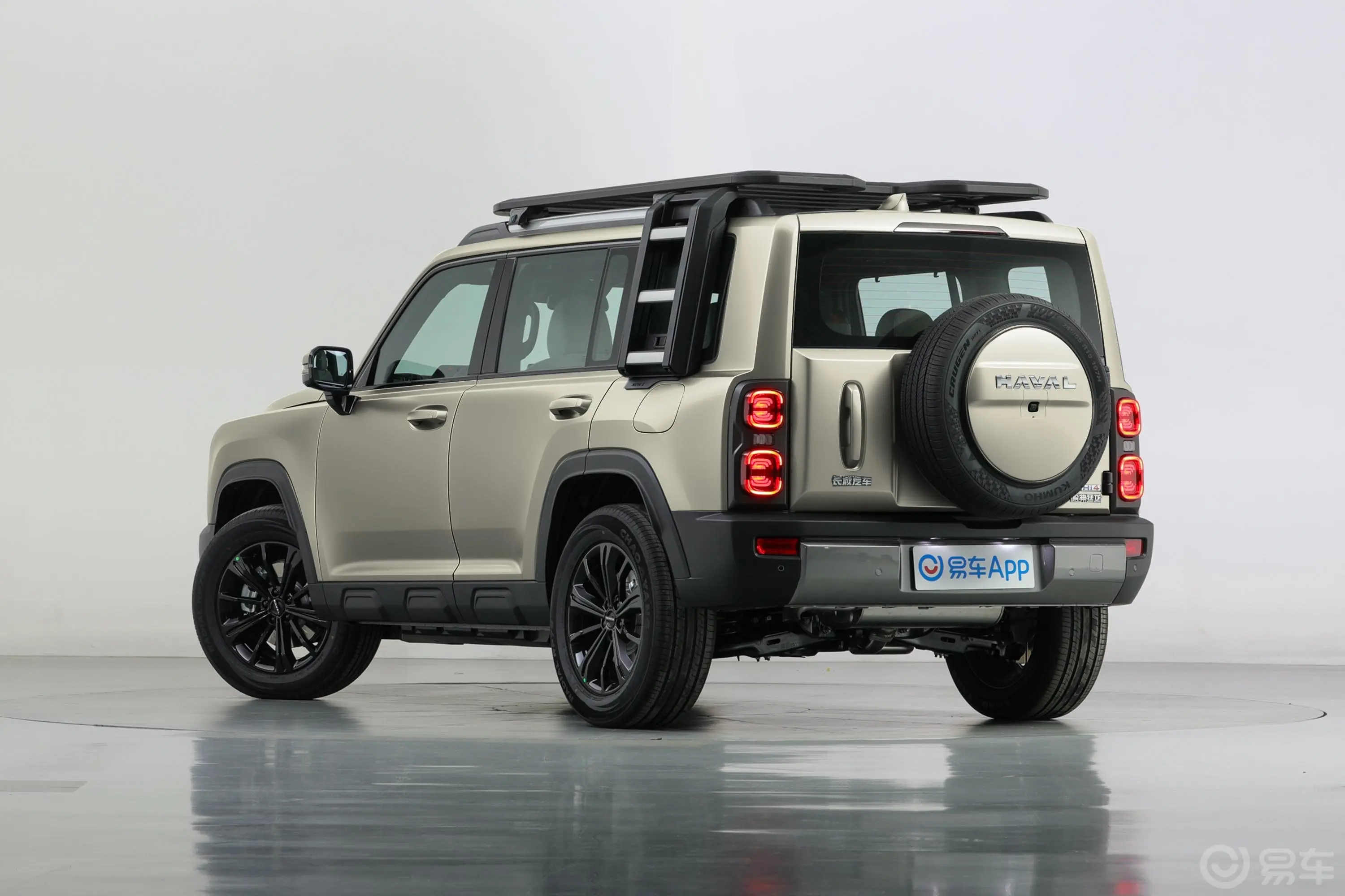 哈弗猛龙PHEV1.5T Hi4 145km 穿越版侧后45度车头向左水平