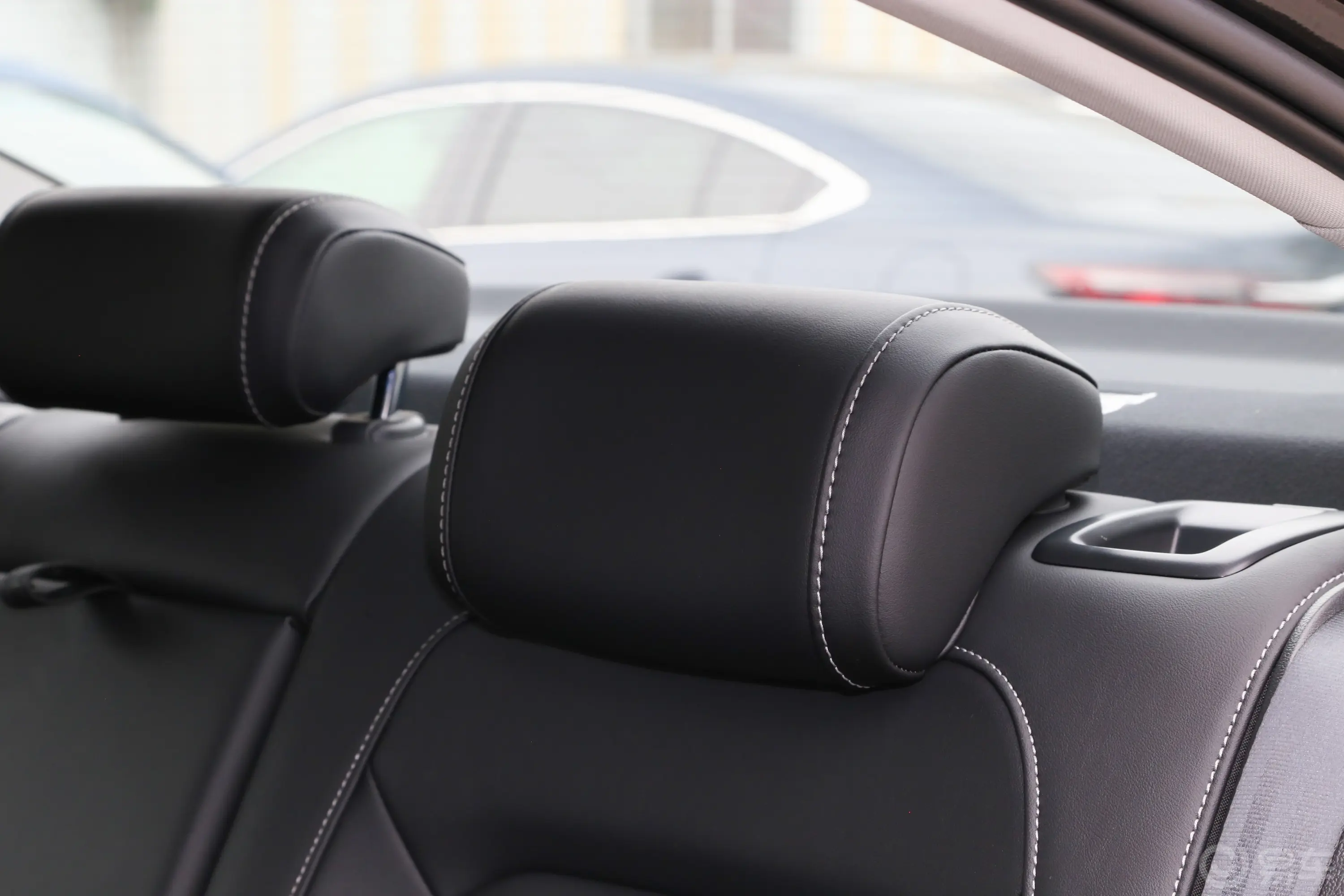 迈腾众享版 280TSI 舒适型后排空间