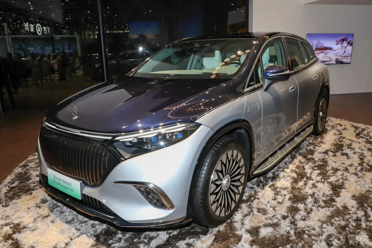 迈巴赫EQS SUV