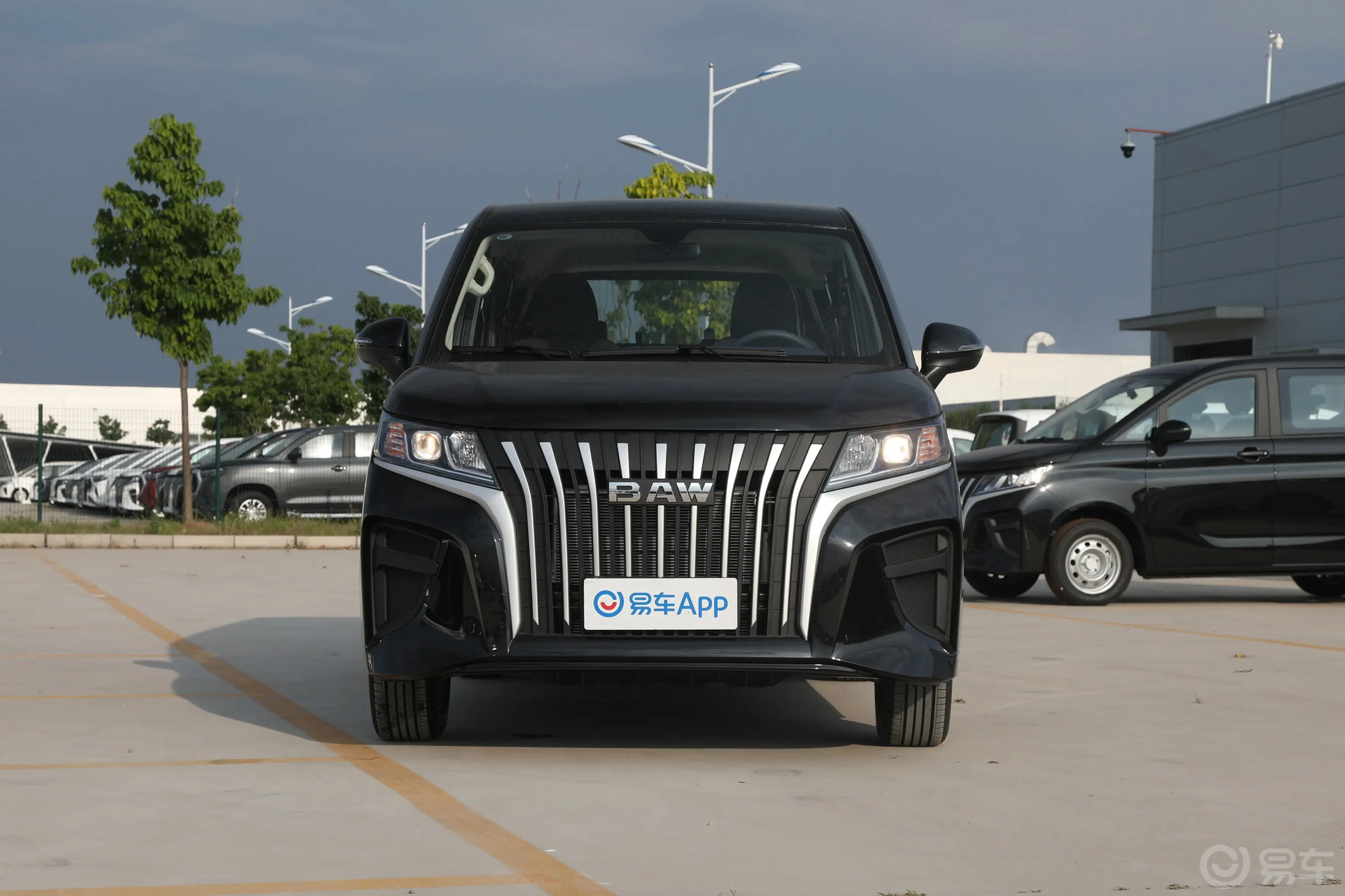 锐胜王牌M71.6L 手动标轴创富版 5座外观灯组