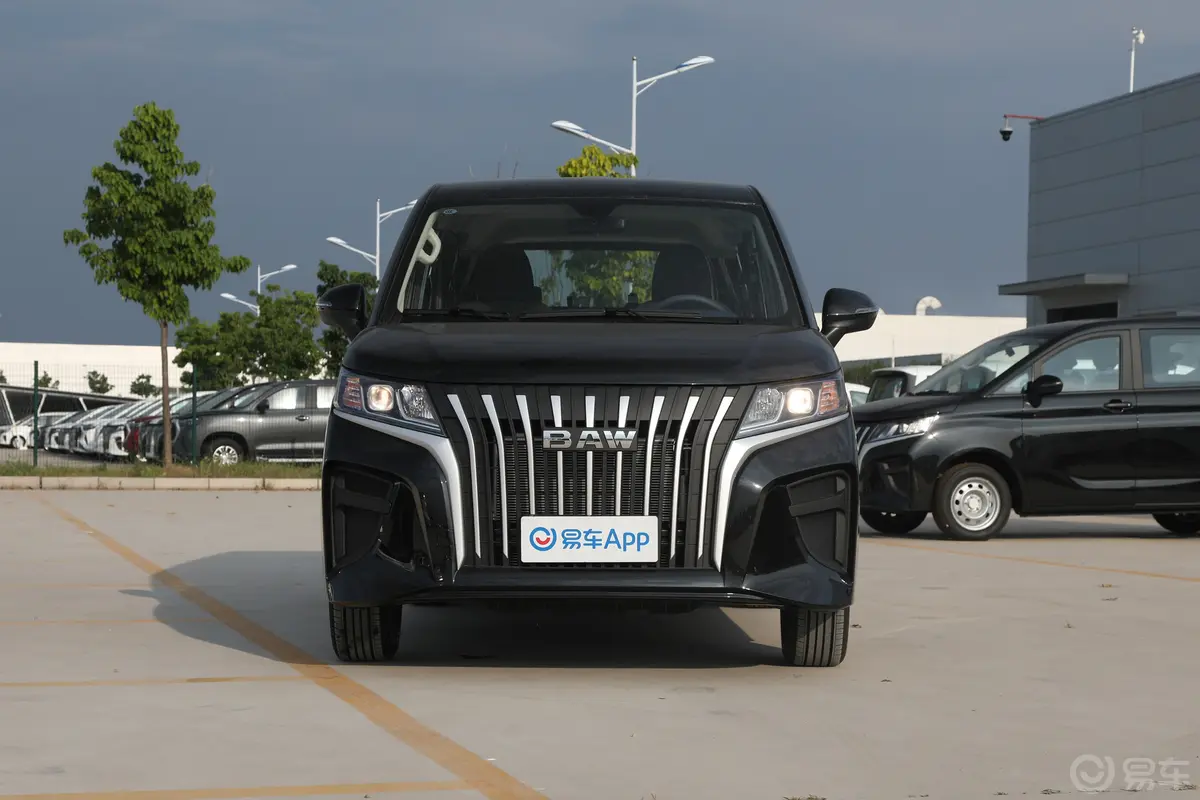 锐胜王牌M71.6L 手动标轴创富版 5座外观灯组