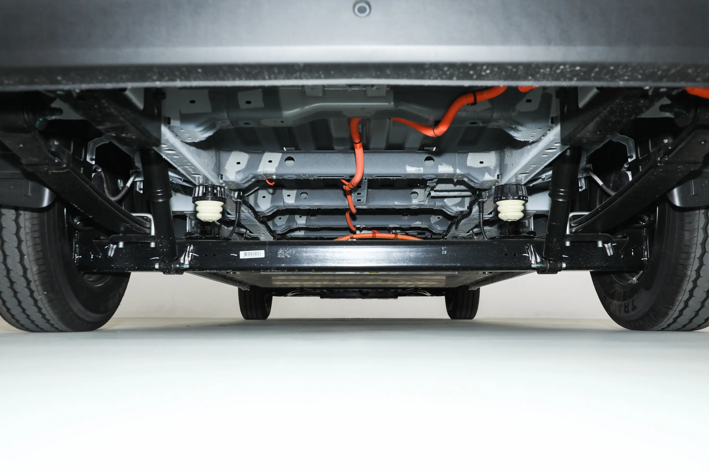 远程超级VAN430km 中轴低顶智富版 83kWh 6/7座后悬架整体