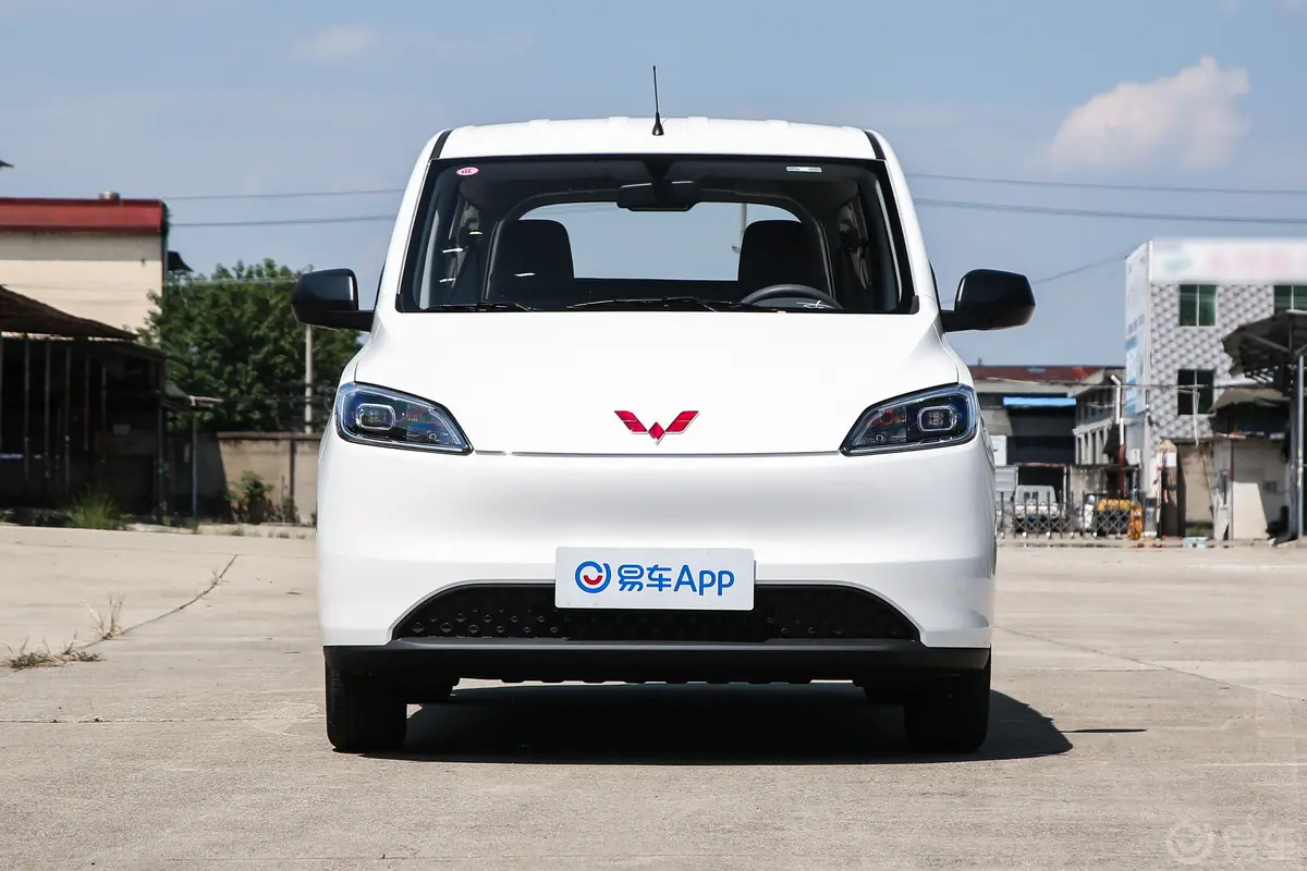 五菱宏光新能源纯电版 300km 实用型 6座正前水平