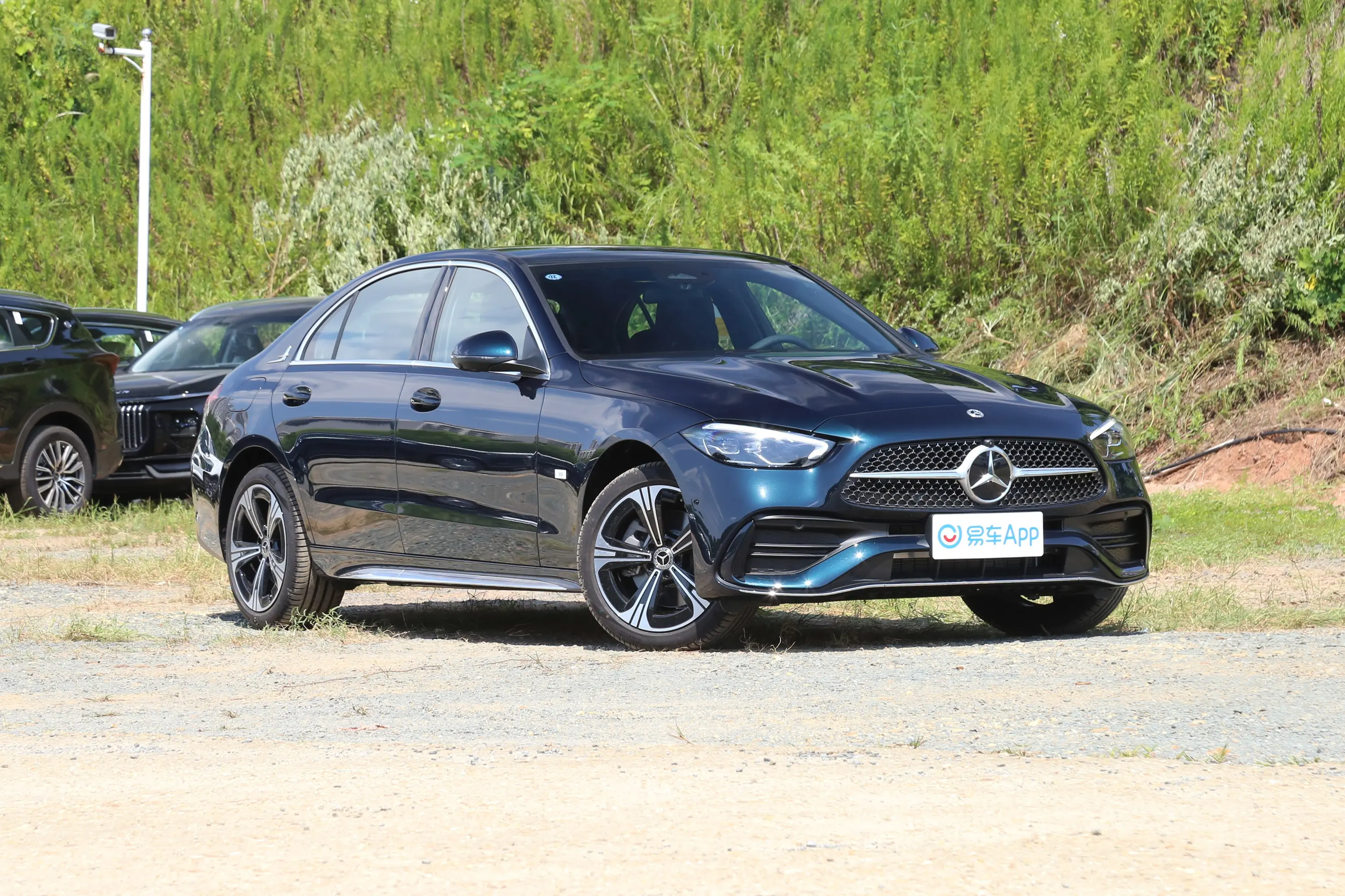 奔驰C级C 260 L 4MATIC 运动版侧前45度车头向右水平
