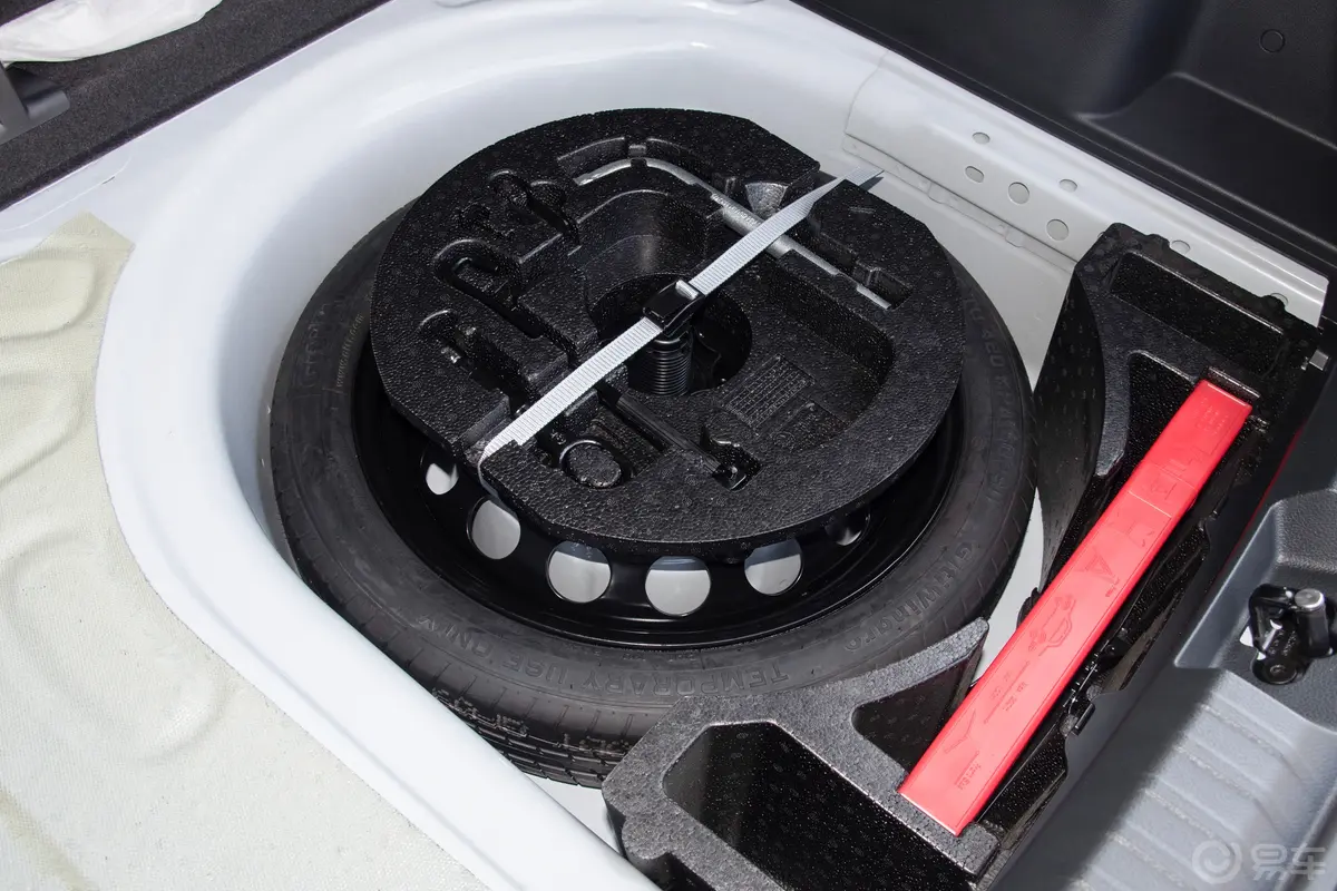 柯米克GT 1.5L 臻享版备胎