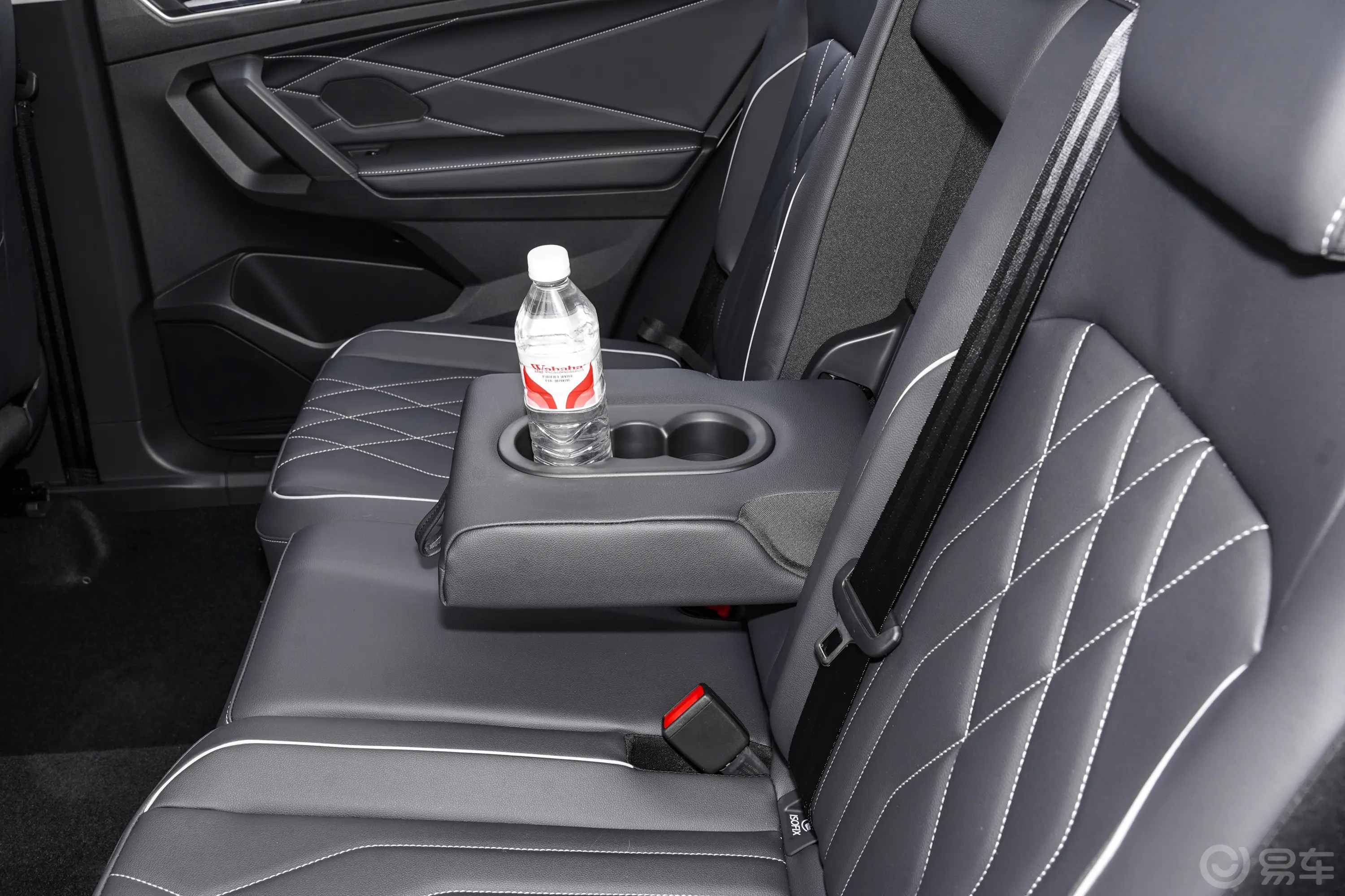 途观L330TSI 两驱R-Line龙耀版 5座后排(第二排)杯架