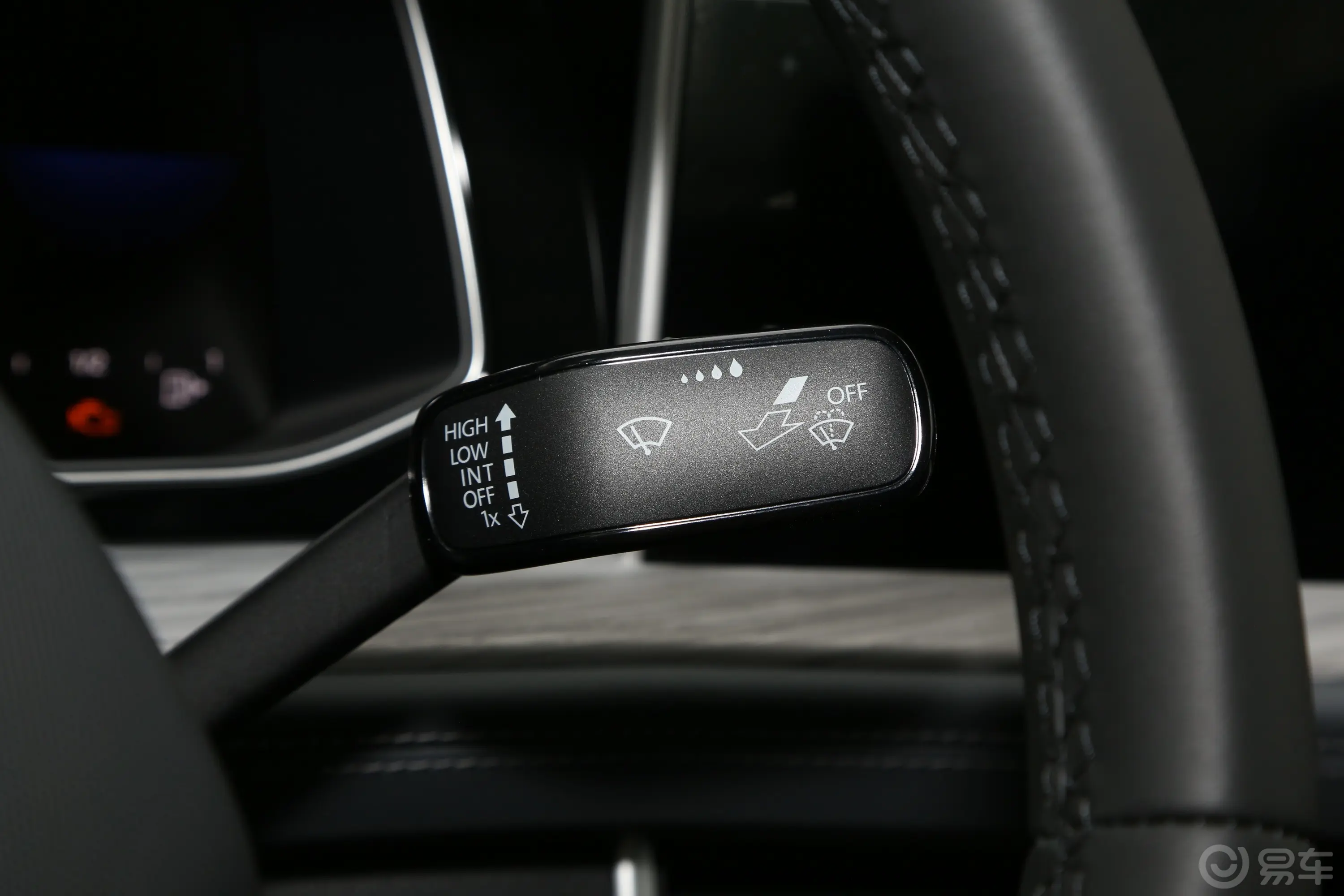速腾300TSI 双离合超越版主驾驶位