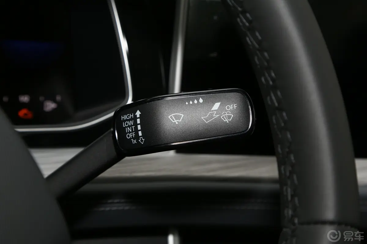速腾300TSI 双离合超越版主驾驶位