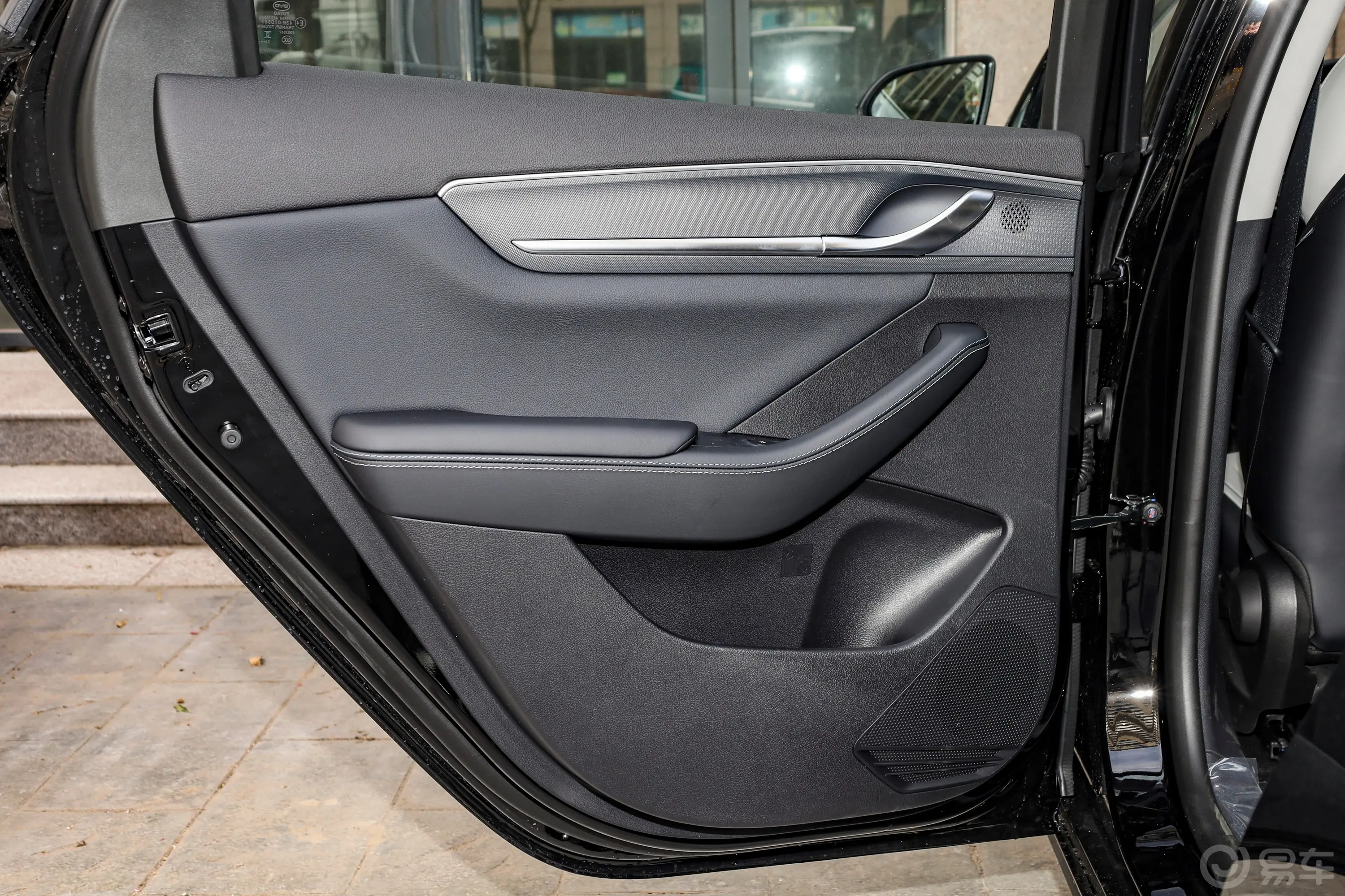 驱逐舰05DM-i  1.5L 55km 领航荣耀版后排功能